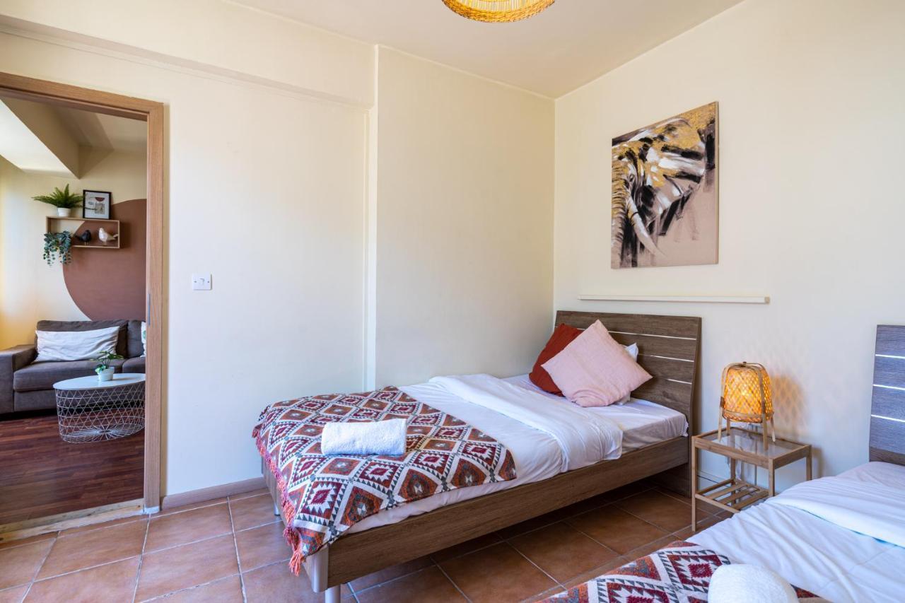 Celine'S 2 Bedrooms Apartment In Larnaca Center Kültér fotó