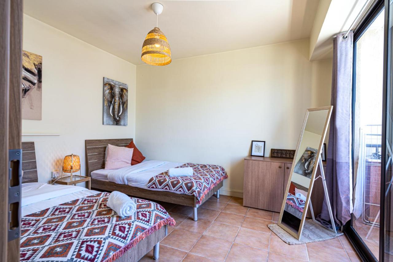 Celine'S 2 Bedrooms Apartment In Larnaca Center Kültér fotó