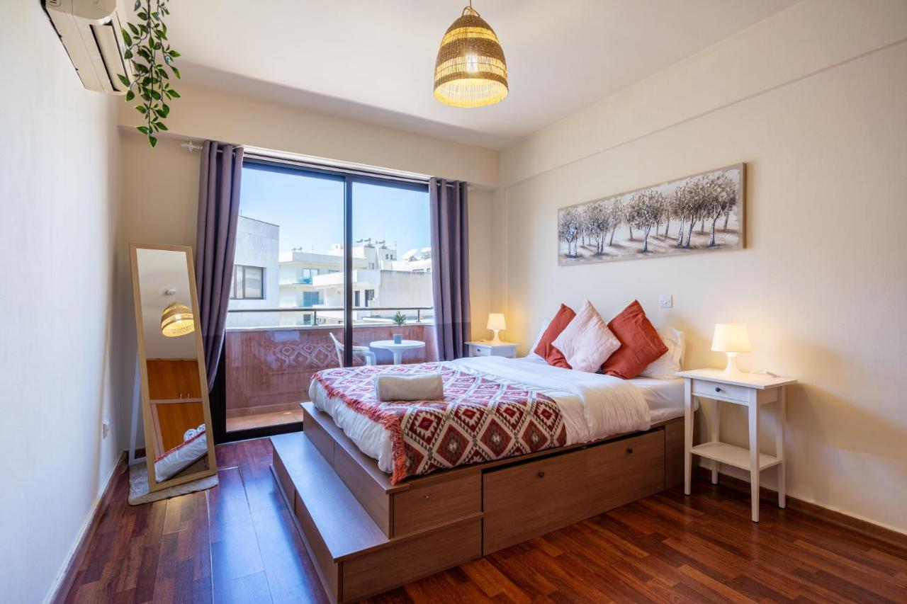 Celine'S 2 Bedrooms Apartment In Larnaca Center Kültér fotó