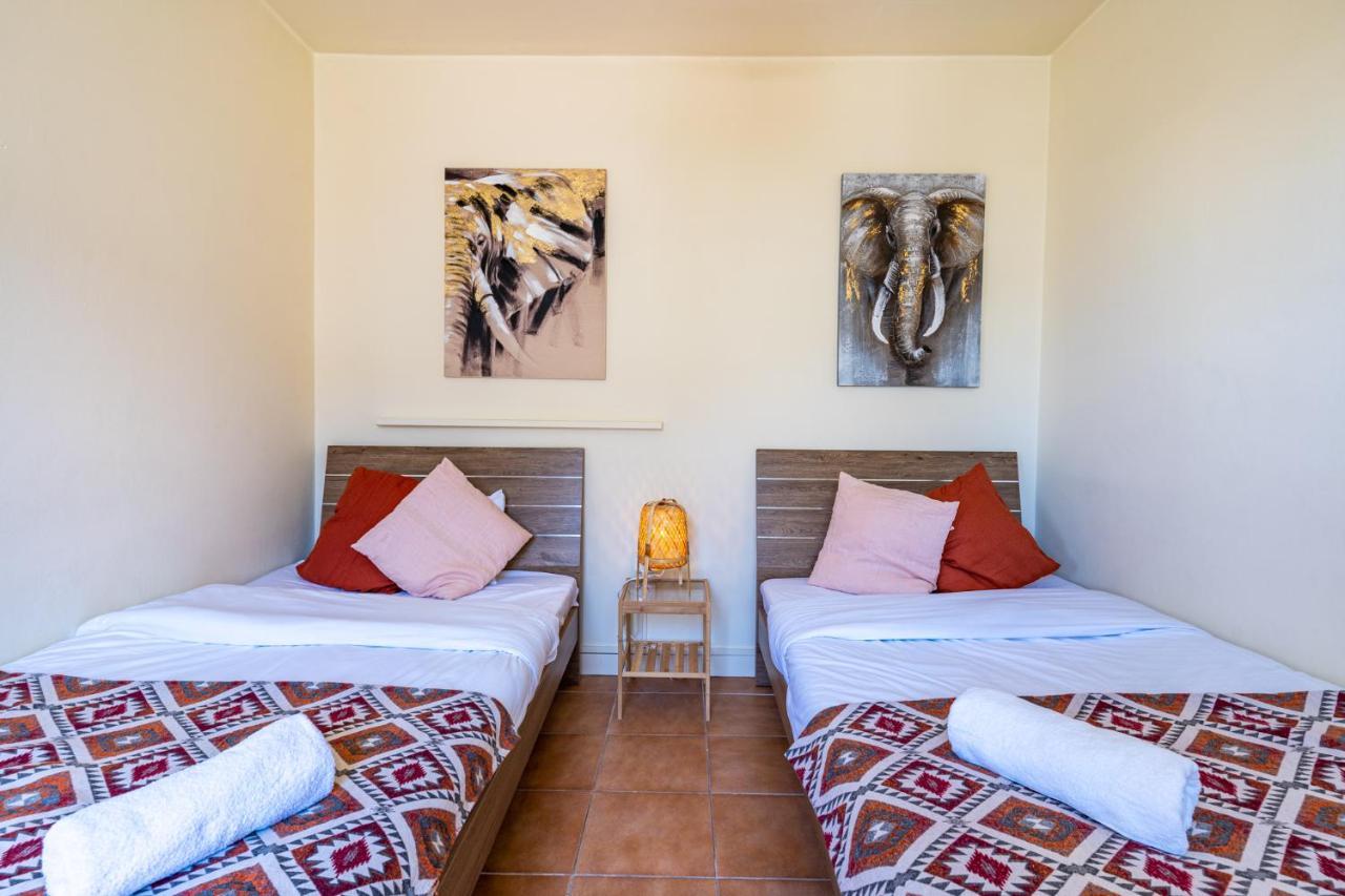 Celine'S 2 Bedrooms Apartment In Larnaca Center Kültér fotó