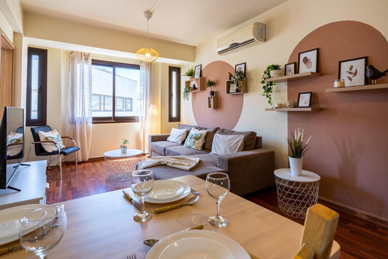 Celine'S 2 Bedrooms Apartment In Larnaca Center Kültér fotó