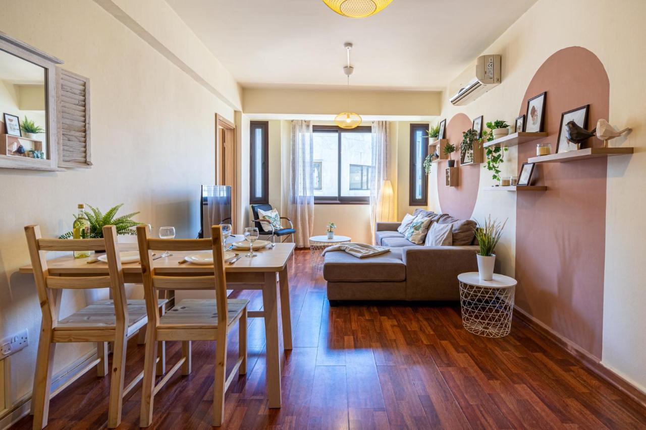 Celine'S 2 Bedrooms Apartment In Larnaca Center Kültér fotó