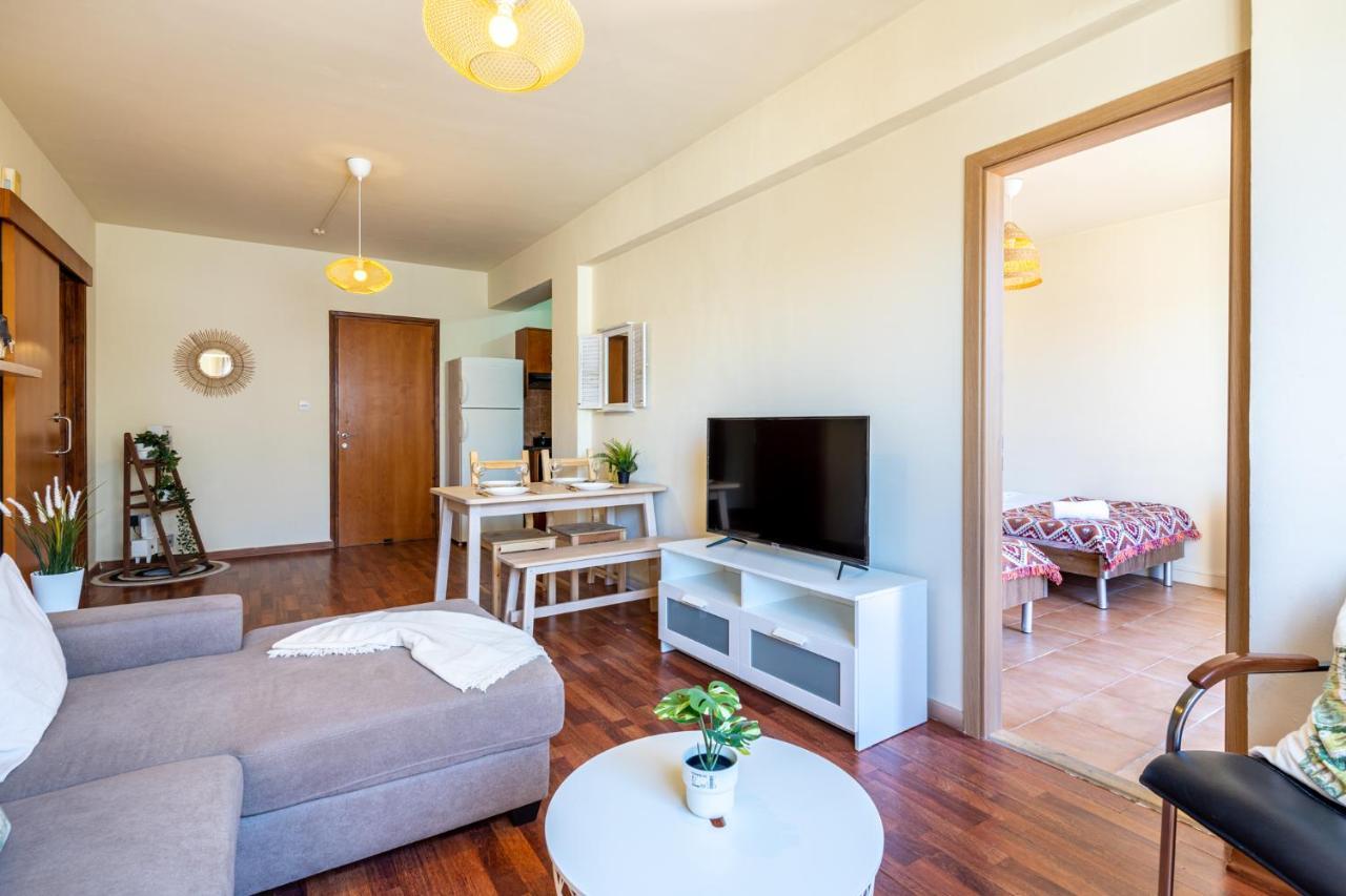 Celine'S 2 Bedrooms Apartment In Larnaca Center Kültér fotó
