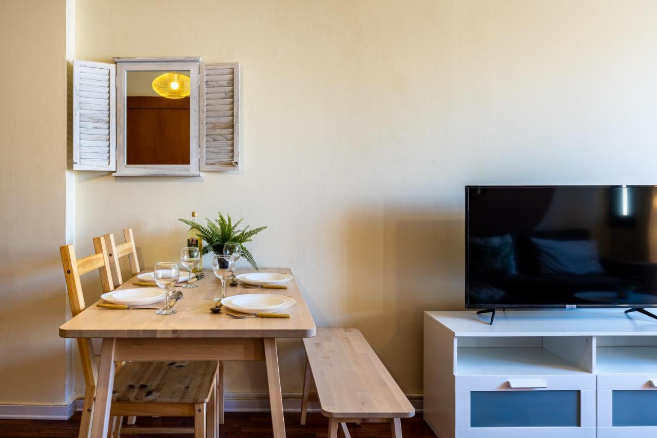 Celine'S 2 Bedrooms Apartment In Larnaca Center Kültér fotó